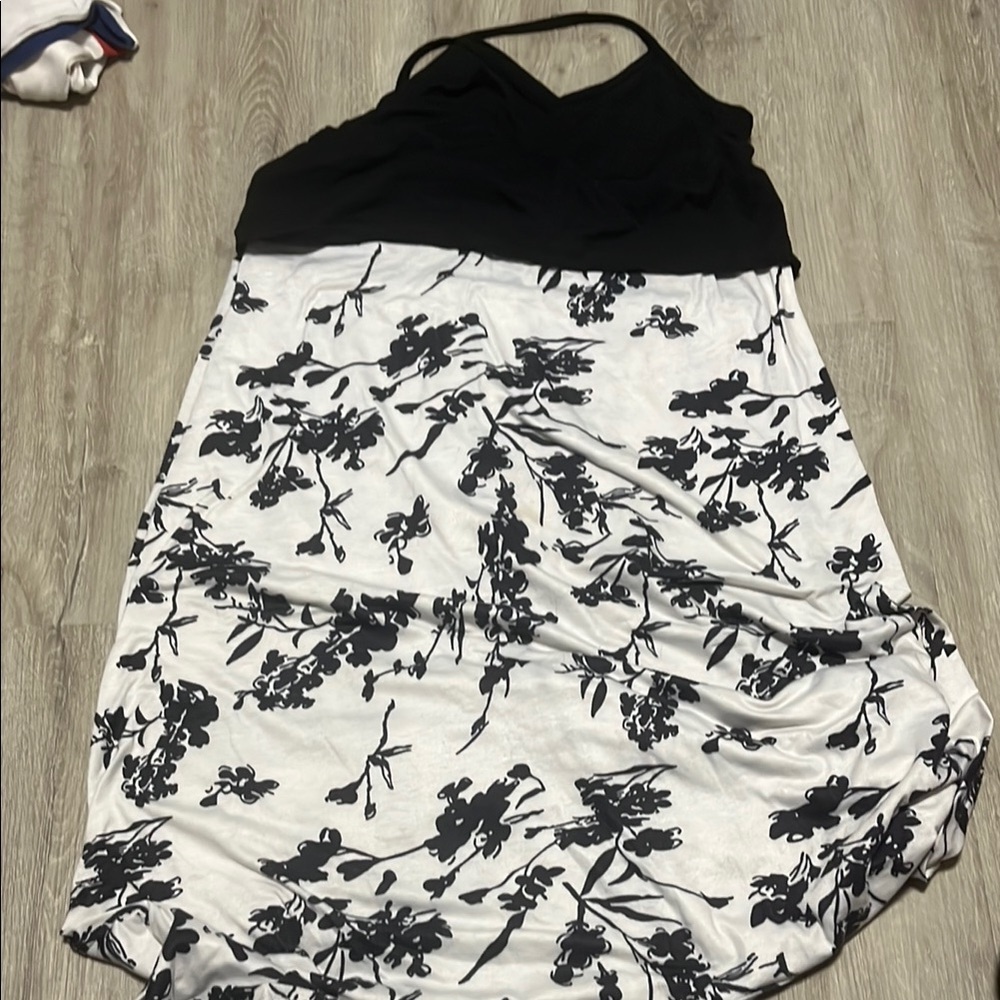 🔥HOST‎ PICK🔥Black and White Floral Maternity Dress